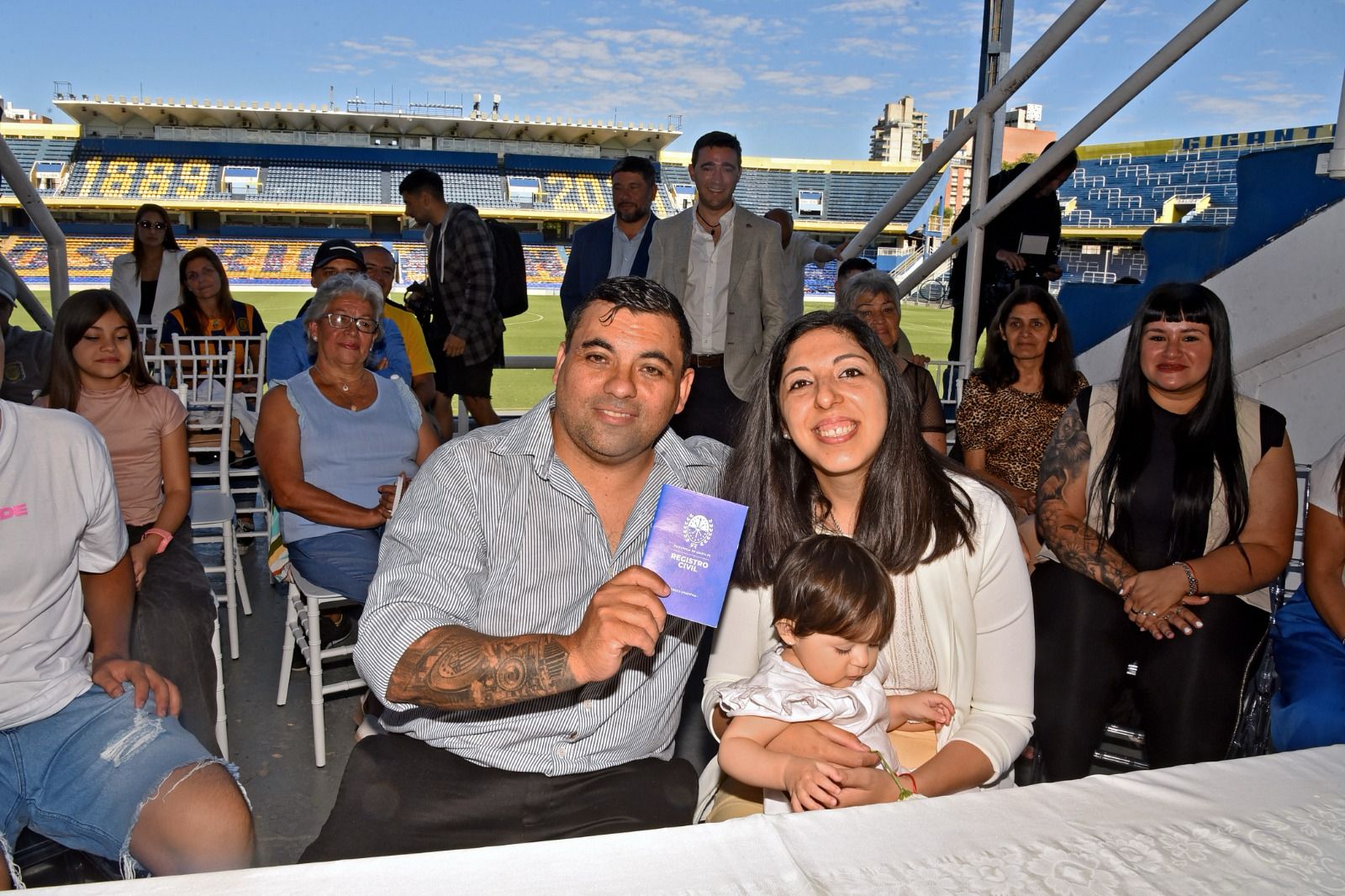 “Casate con tu ciudad como testigo”: cinco parejas dieron el “sí” en Rosario Central